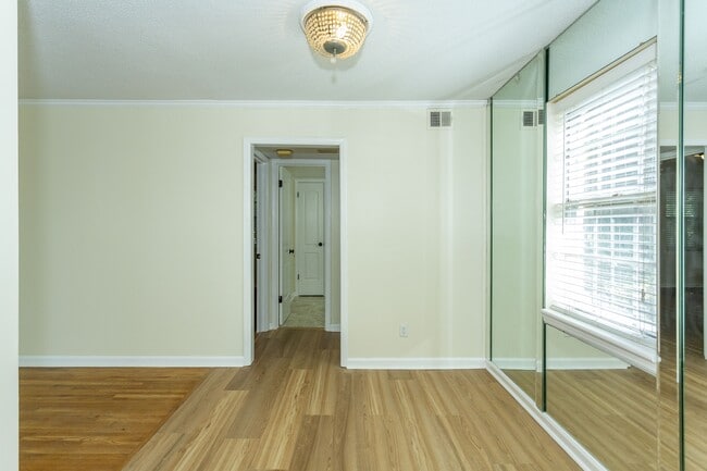 Building Photo - 2053 Montreat Cir
