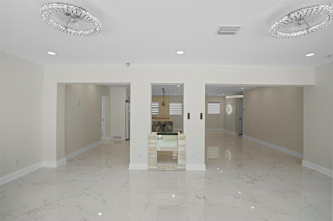 Building Photo - 2116 SE 18th St