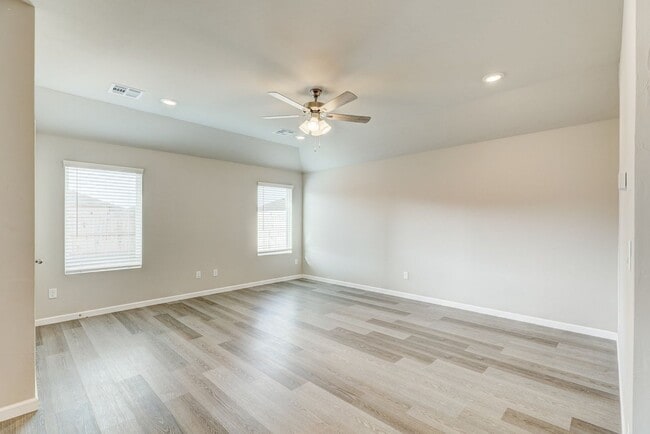 Building Photo - 10508 SW 41st Pl