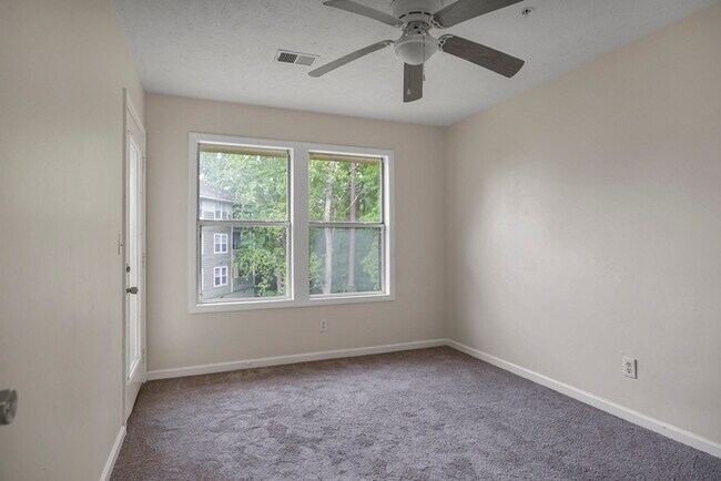Building Photo - 6716 Willowbrook Dr