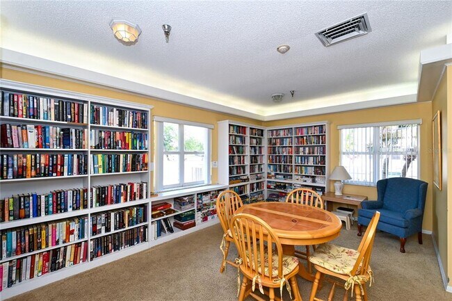 Building Photo - 4550 Pinebrook Cir