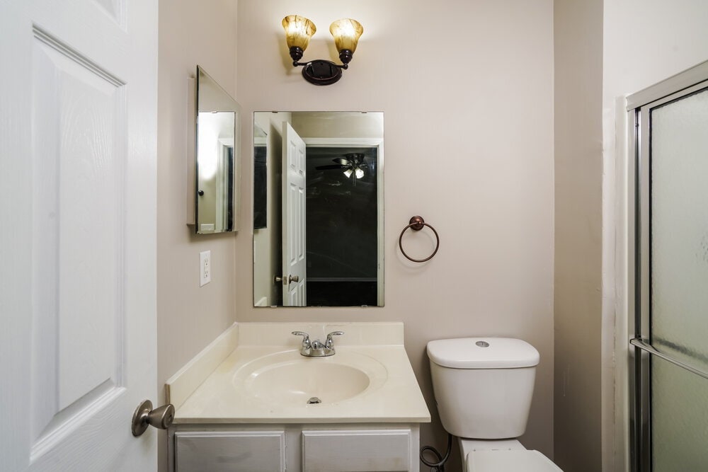 Building Photo - 5215 Oldshire Rd