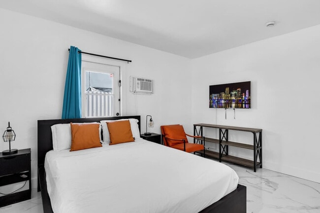 Building Photo - 7001 Coolidge St