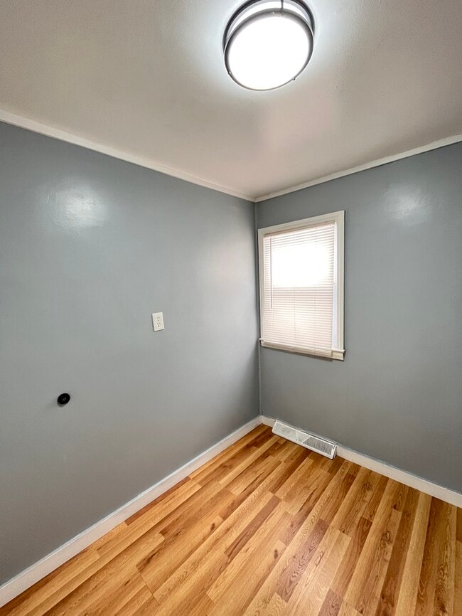 Building Photo - Charming 3-Bedroom Home with Modern Comfor...