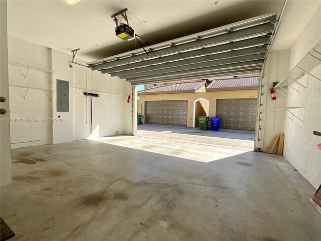 Building Photo - 14620 SW 15th St