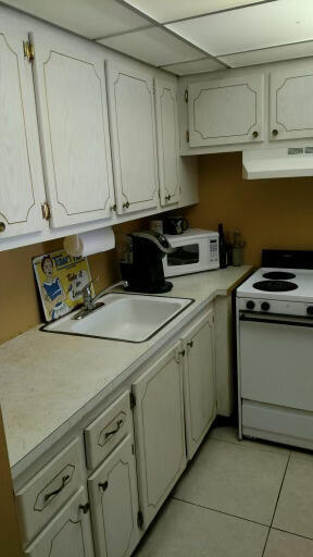 Building Photo - 221 Berkshire K