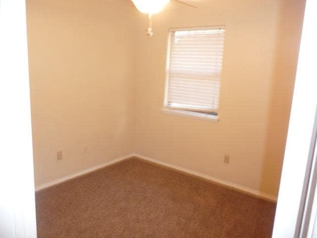 Building Photo - 114 SE Trenton Rd