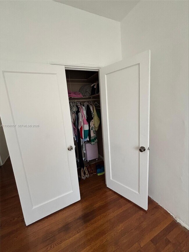 Building Photo - 825 Jefferson Ave