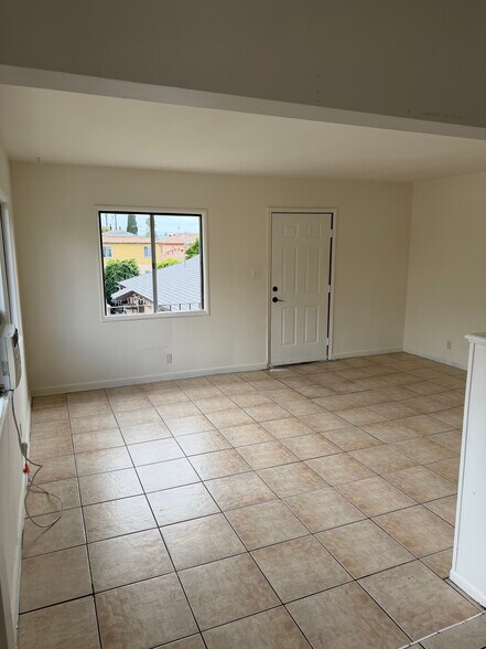 Building Photo - 15231 Acre St