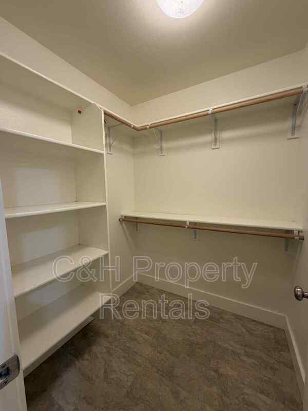 Building Photo - 1842 Stony Meadow Ln