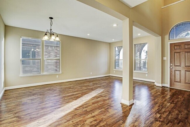 Building Photo - 11022 Avery Oaks Ln