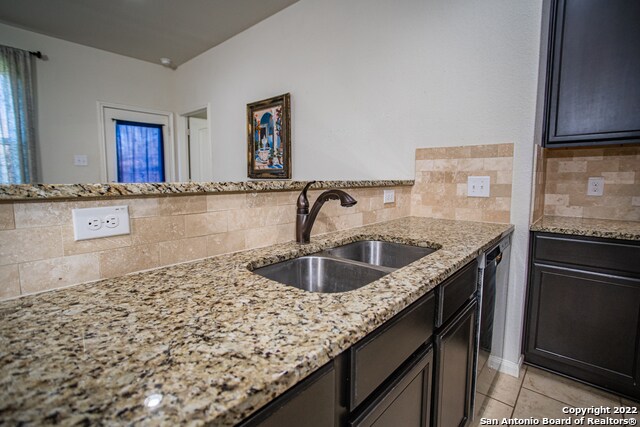 Building Photo - 7715 Watersedge Cove