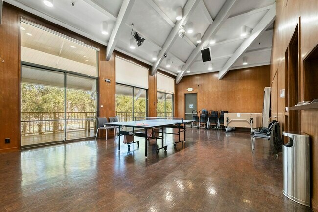 Building Photo - 300 N Civic Dr