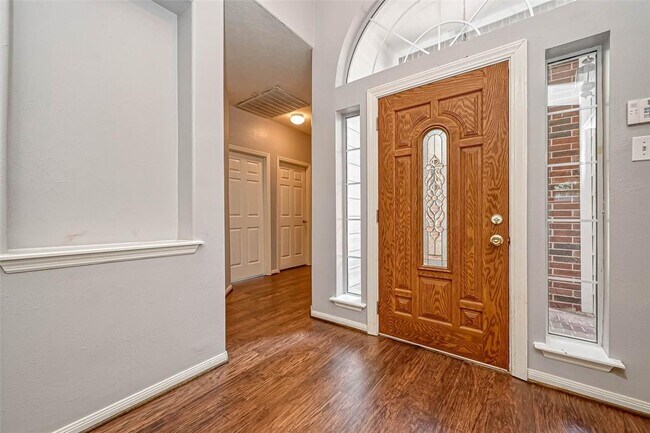 Building Photo - 118 N Willow Point Cir