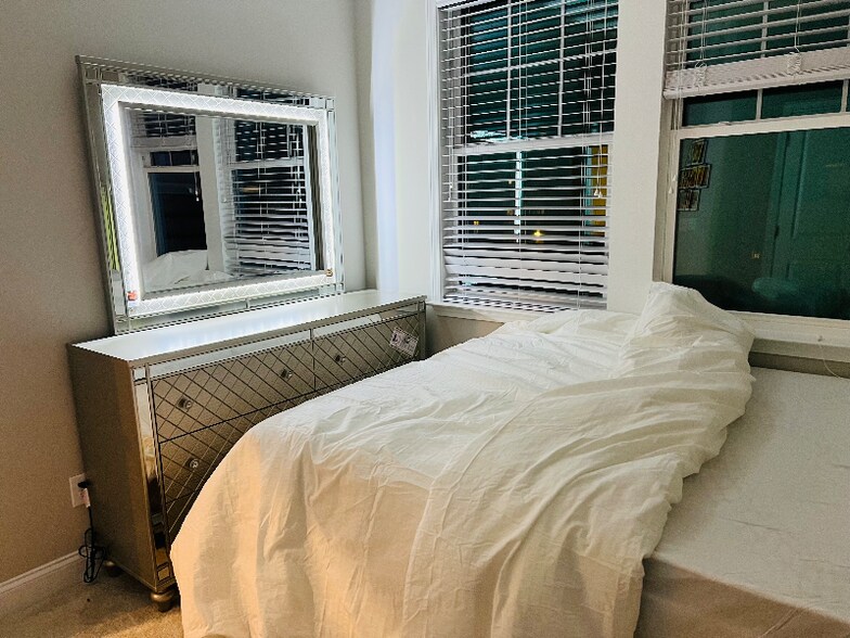 Building Photo - 931 Catamaran Ct