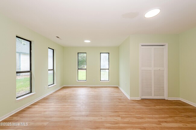 Building Photo - 1100 Audrey Ct