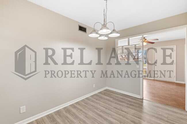 Building Photo - 3240 S Custer Ave