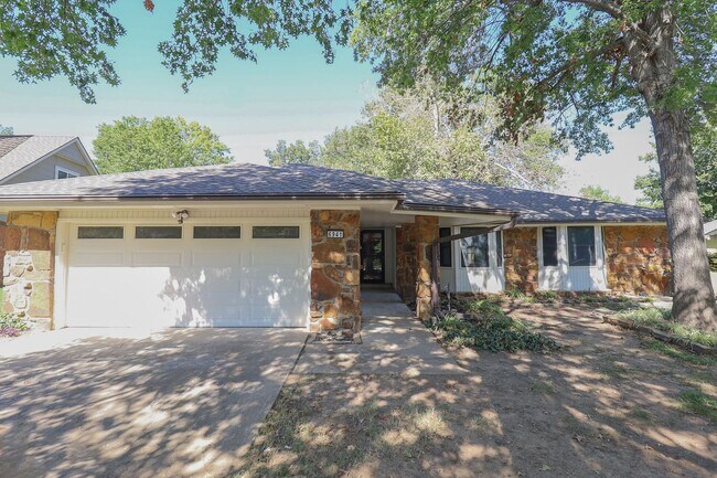 Primary Photo - Beautifully Redone 3 Bedroom South Tulsa H...