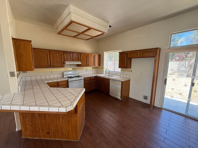 Building Photo - 10612 Tivoli Ct