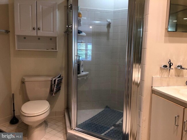 Building Photo - 10926 Bloomingdale Dr