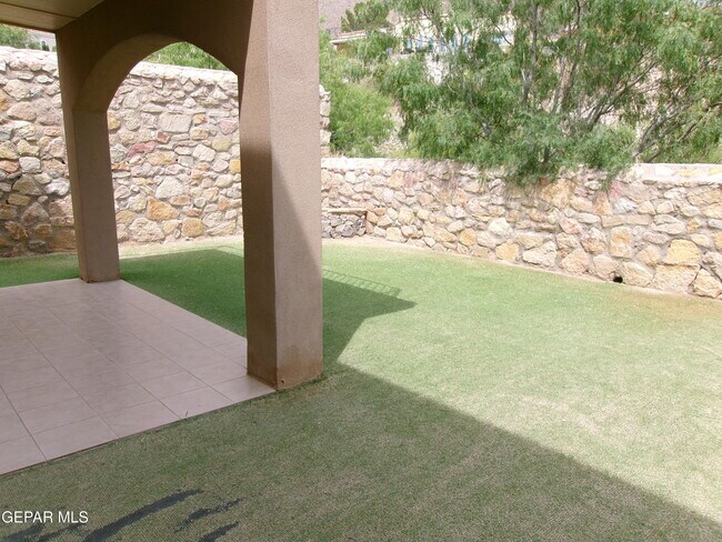 Building Photo - 4704 Pistolero Ln