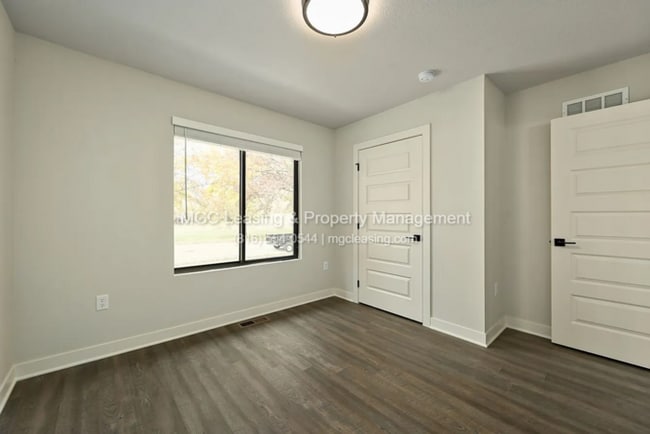 Building Photo - Oak Ridge Falls – Modern Living in Raymore