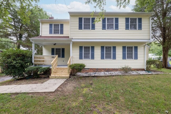 Primary Photo - Beautifully Renovated 4-Bedroom Home in Ch...