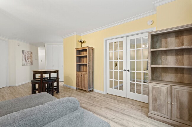 Building Photo - 7004 JFK Blvd E