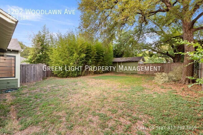 Building Photo - 1202 Woodlawn Ave