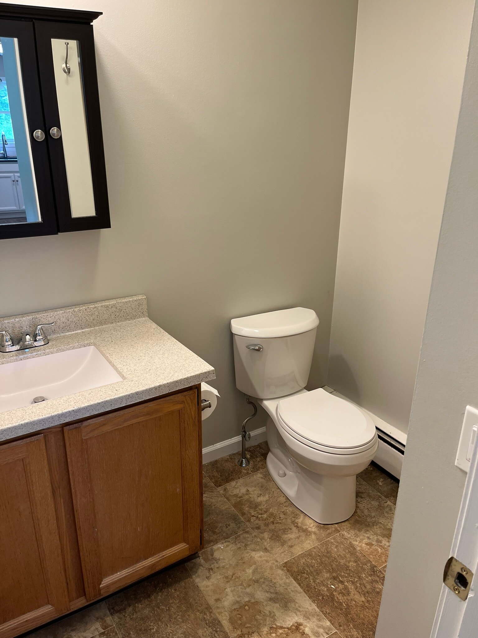 1st floor bathroom - 4 Charles Ln