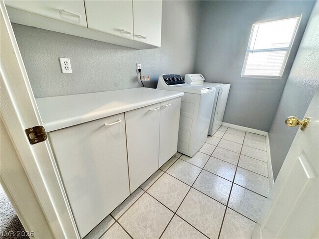 Building Photo - 8316 Donatello Ct