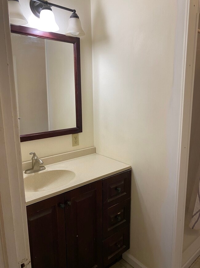 Building Photo - 1211 Wood St