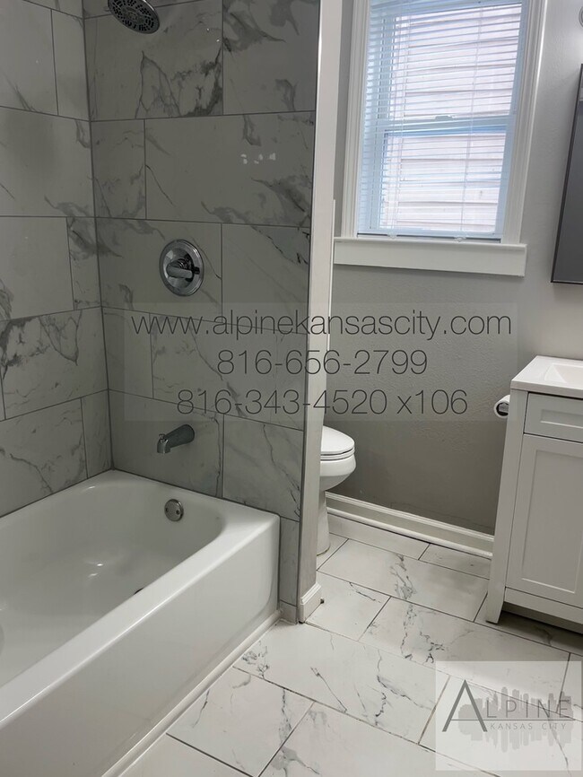 Building Photo - Beautifully Updated Home! Fenced! Vouchers OK!