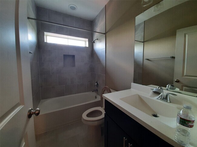 Building Photo - 4315 Schuler St