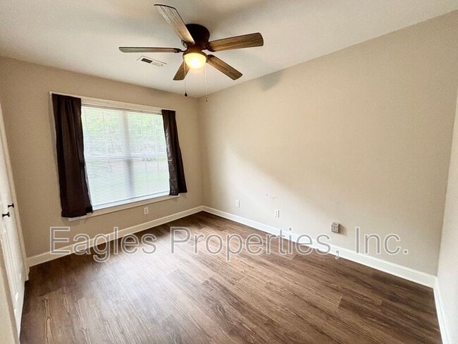 Building Photo - 302 S Harding Dr