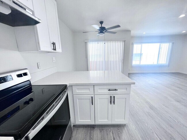 Interior Photo - com358