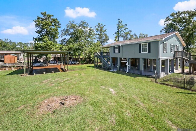 Building Photo - 32027 Pats Ln