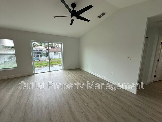 Building Photo - 790 W Gaucho Cir