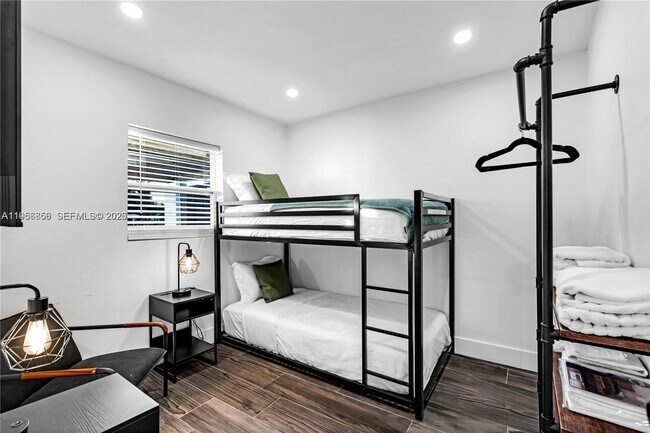 Building Photo - 6661 Freedom St