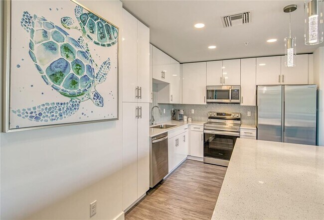 Building Photo - 1709 N Tamiami Trl