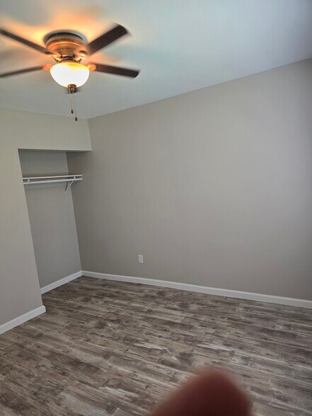 Building Photo - 32 E 36th Pl