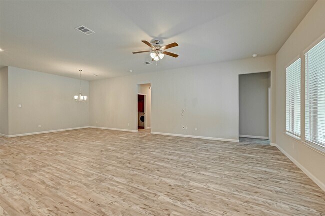 Building Photo - 14111 Lake Lodge Dr