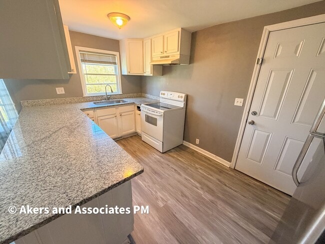 Building Photo - 104 Jackson Rd