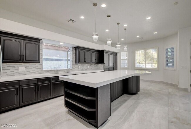 Building Photo - 2132 Lookout Point Cir