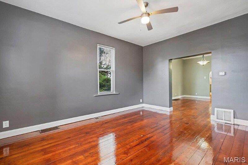 Building Photo - 1116 E 5th St