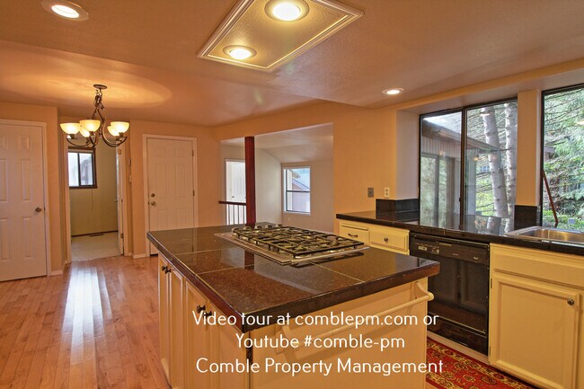 Building Photo - 5275 Highland Dr