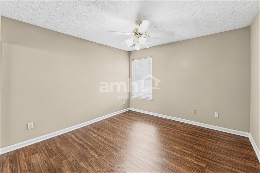 Building Photo - 1394 Ivey Pointe Dr SE