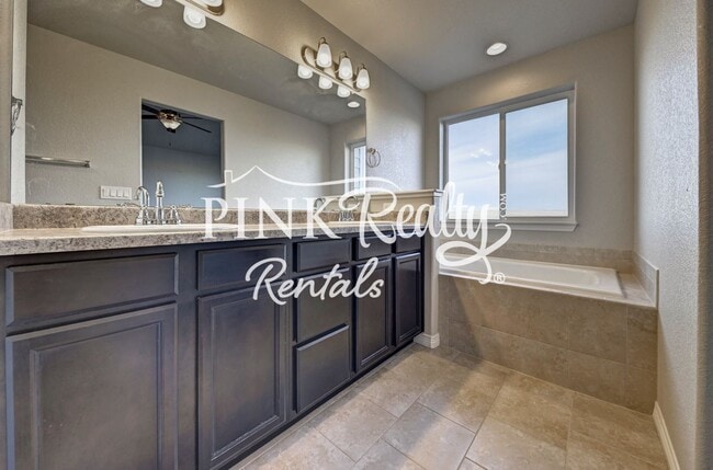 Building Photo - 10716 Ridgepole Dr