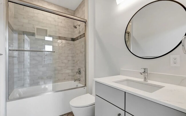 Building Photo - Beautiful Modern Condo in Rattlesnake