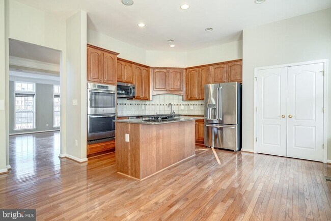 Building Photo - 42029 Bushclover Terrace